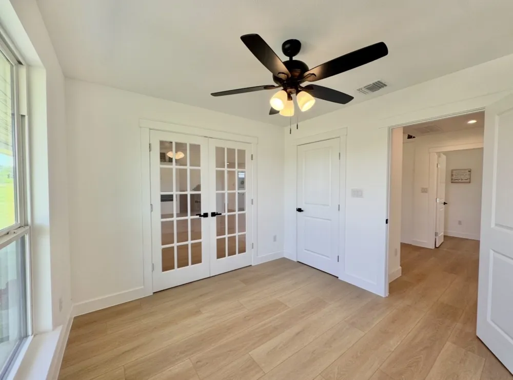 1294 Private Road 7037 Lexington, TX 78947
