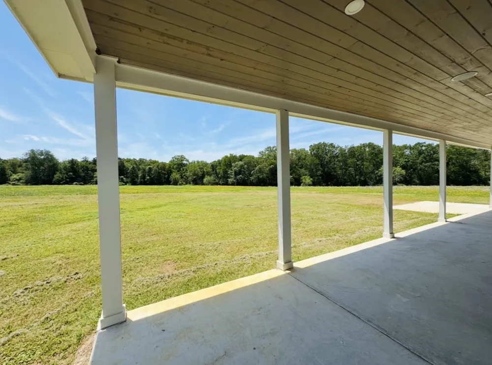 1294 Private Road 7037 Lexington, TX 78947