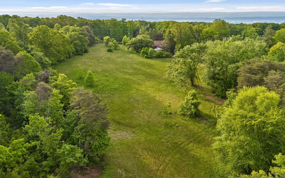 Address Not Shown Signal Mountain, TN 37377