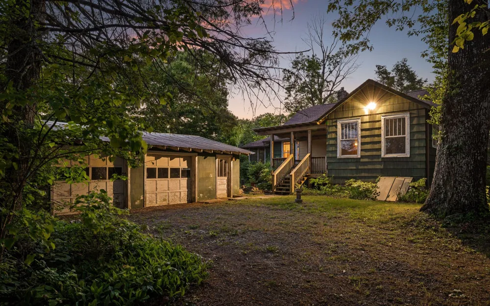 Address Not Shown Signal Mountain, TN 37377
