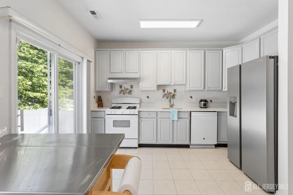 1203 Yarrow Circle South Brunswick, NJ 08810