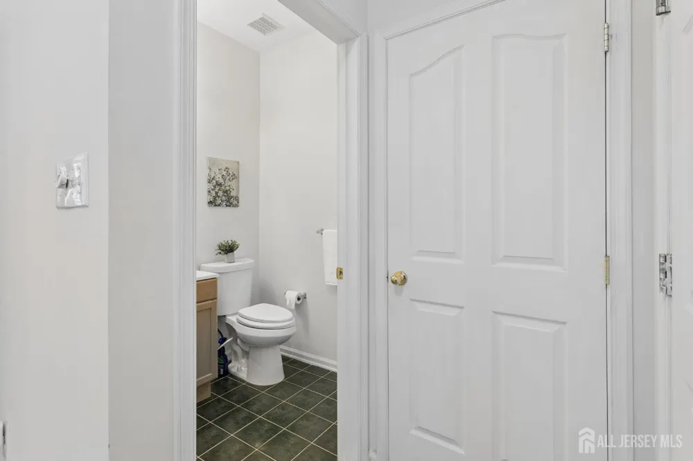 1203 Yarrow Circle South Brunswick, NJ 08810