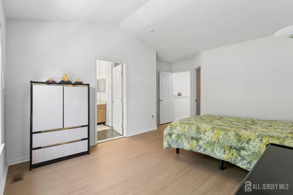1203 Yarrow Circle South Brunswick, NJ 08810