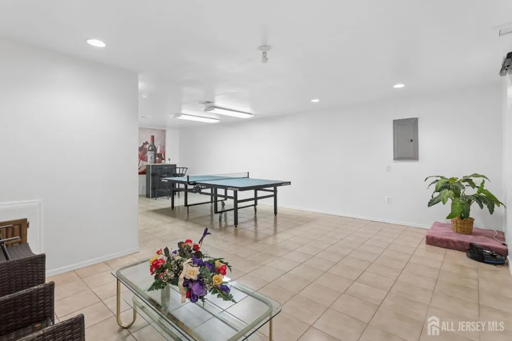 1203 Yarrow Circle South Brunswick, NJ 08810