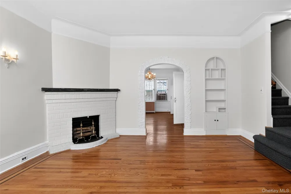 34-39 75th Street Jackson Heights, NY 11372