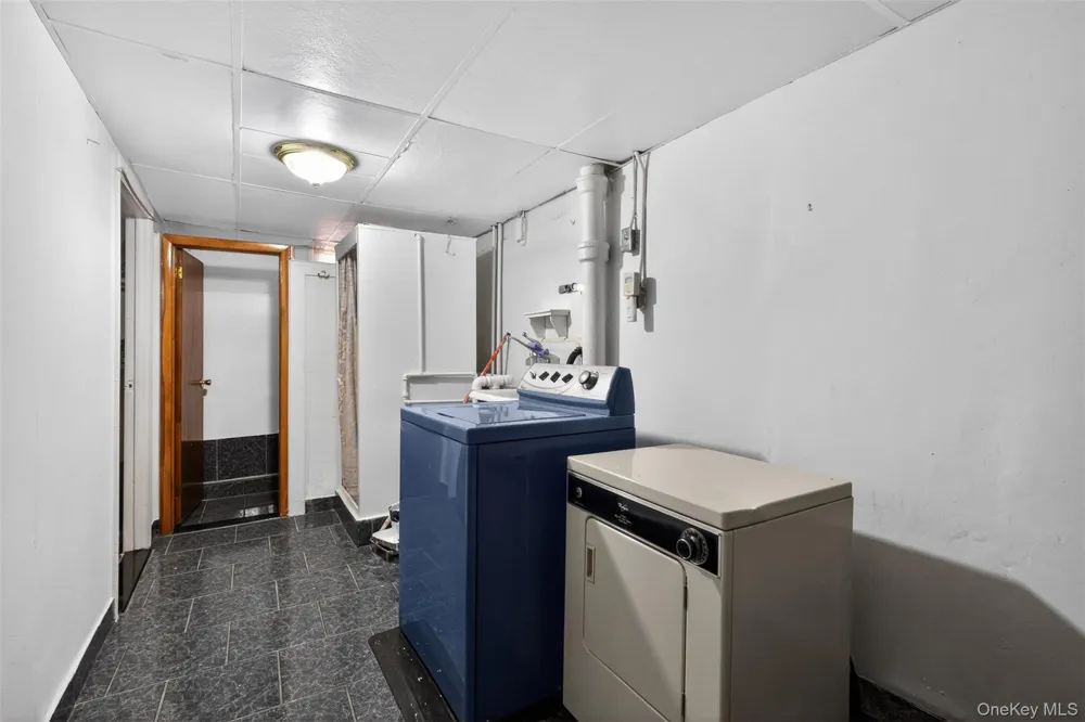 34-39 75th Street Jackson Heights, NY 11372