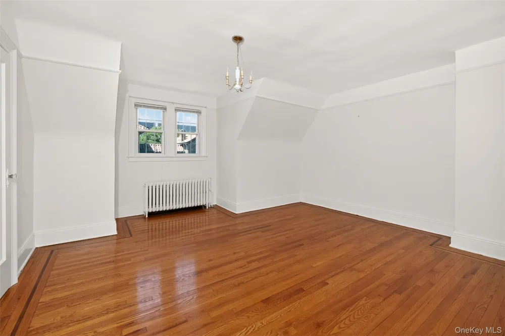 34-39 75th Street Jackson Heights, NY 11372