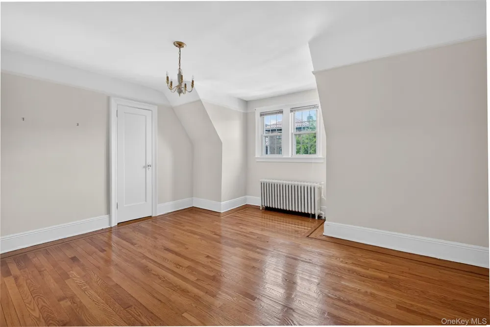 34-39 75th Street Jackson Heights, NY 11372