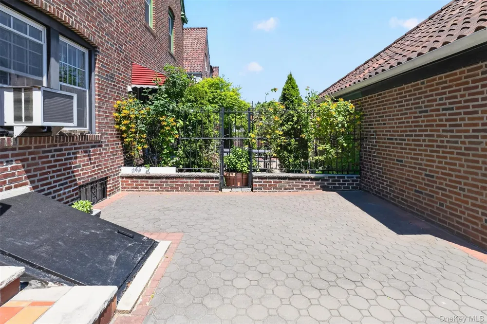 34-39 75th Street Jackson Heights, NY 11372