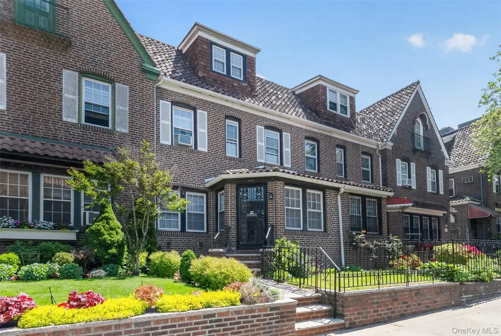 34-39 75th Street Jackson Heights, NY 11372