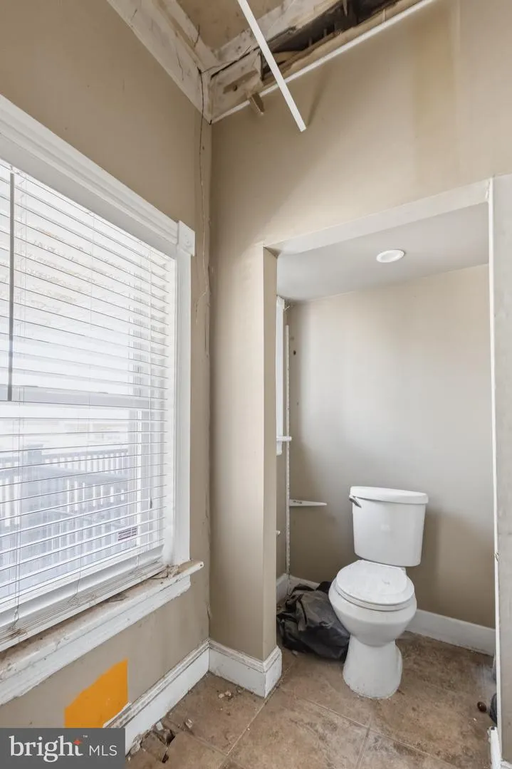908 W STATE STREET Trenton, NJ 08618