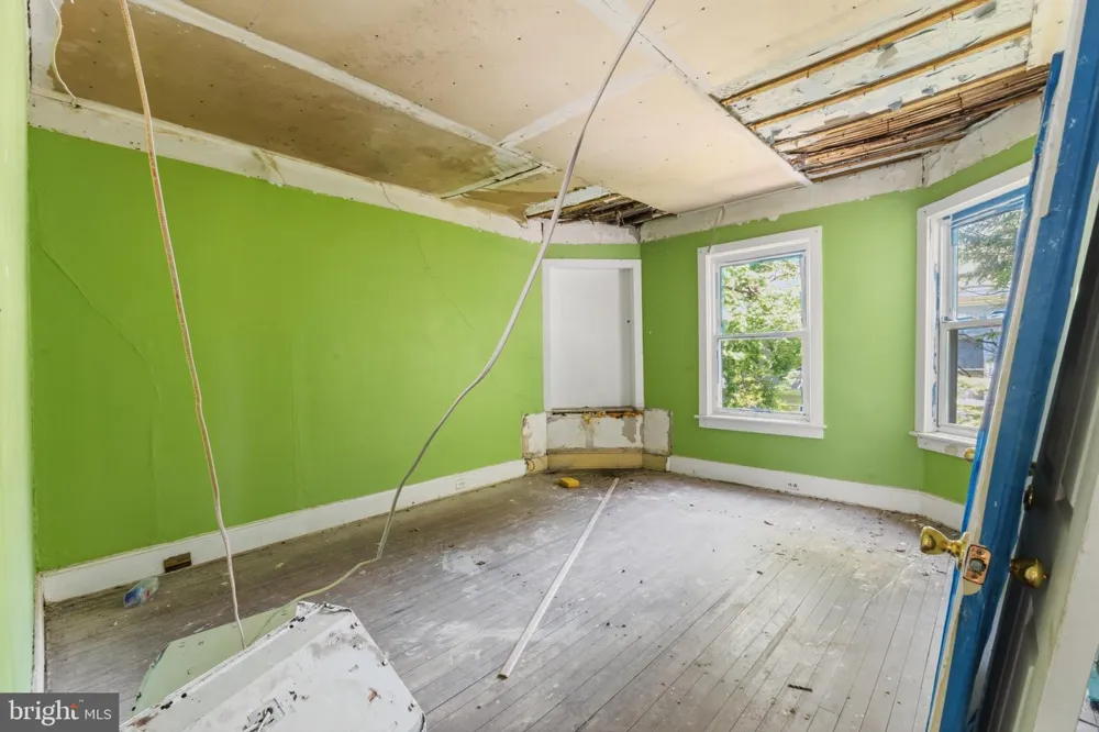 908 W STATE STREET Trenton, NJ 08618