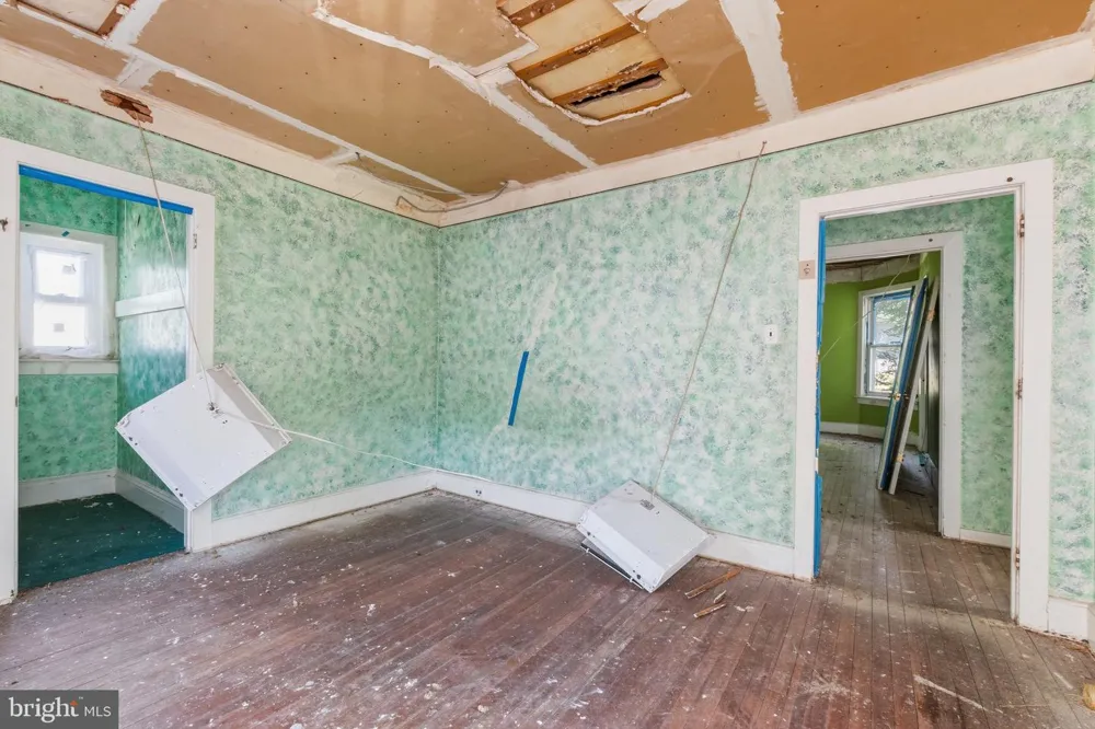 908 W STATE STREET Trenton, NJ 08618