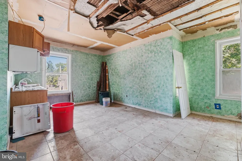 908 W STATE STREET Trenton, NJ 08618