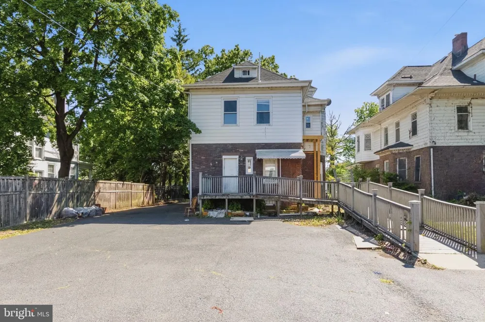908 W STATE STREET Trenton, NJ 08618