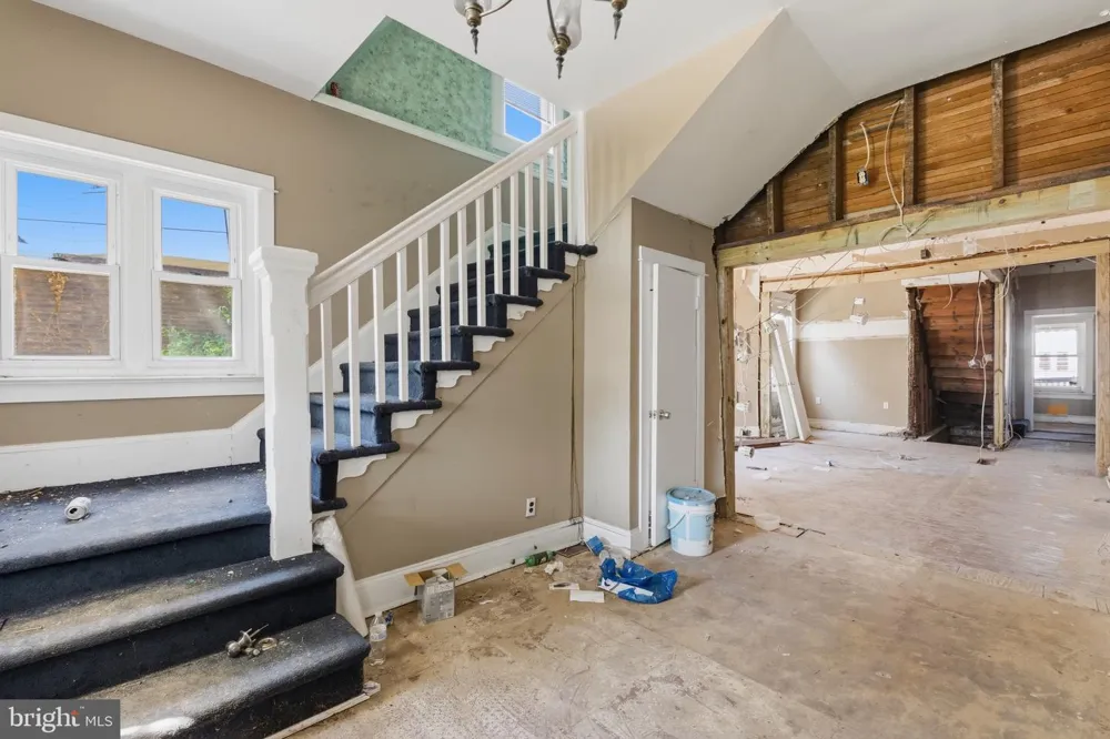 908 W STATE STREET Trenton, NJ 08618
