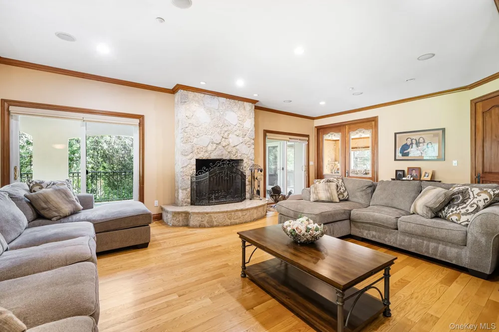 33 Winding Road Farm E Ardsley, NY 10502