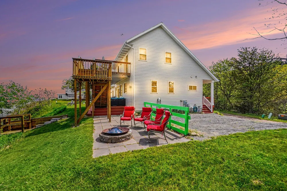 3053 Lakeshore Drive Mears, MI 49436