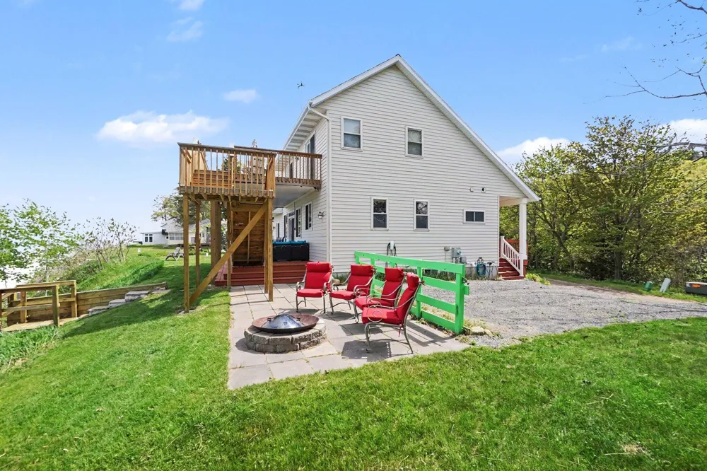 3053 Lakeshore Drive Mears, MI 49436