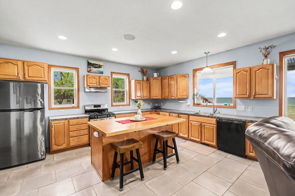3053 Lakeshore Drive Mears, MI 49436