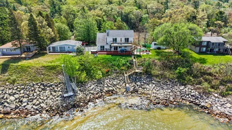 3053 Lakeshore Drive