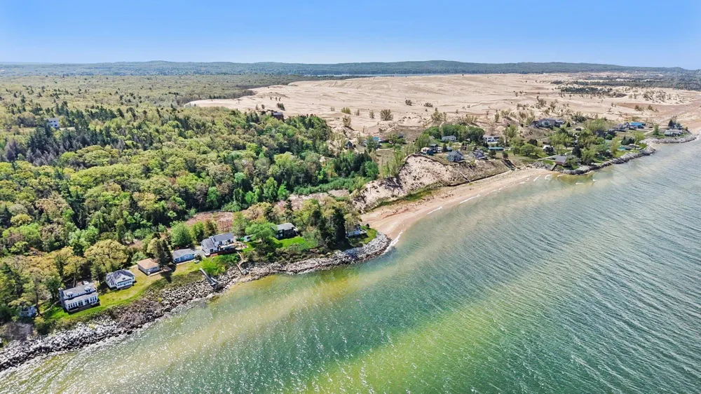 3053 Lakeshore Drive Mears, MI 49436