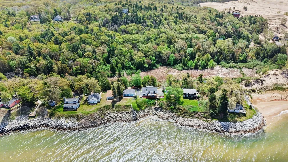 3053 Lakeshore Drive Mears, MI 49436