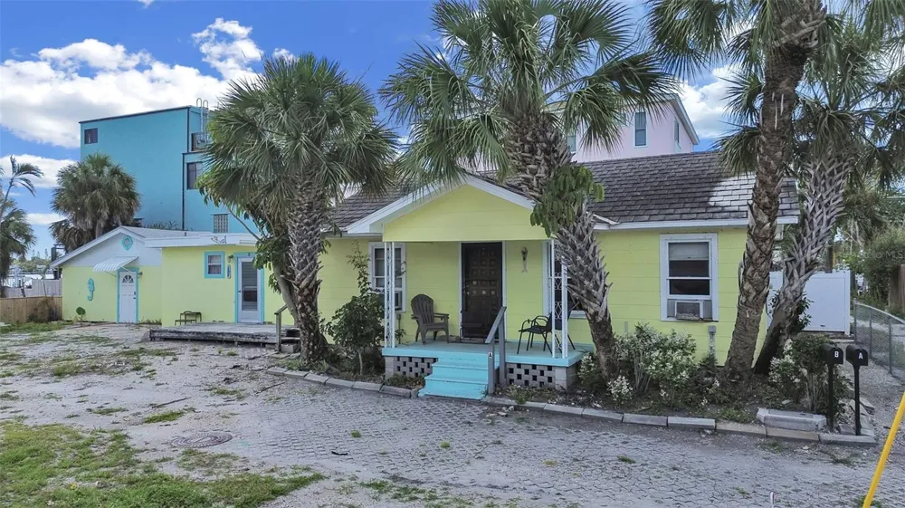 201 90TH AVENUE Treasure Island, FL 33706