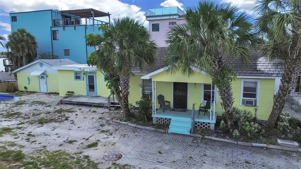 201 90TH AVENUE Treasure Island, FL 33706