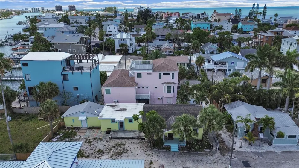 201 90TH AVENUE Treasure Island, FL 33706