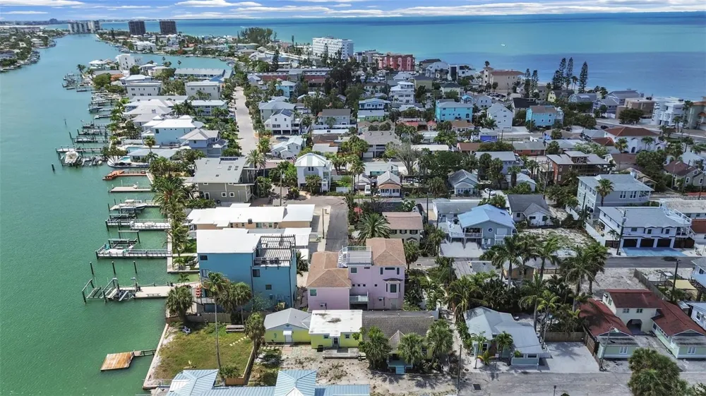201 90TH AVENUE Treasure Island, FL 33706