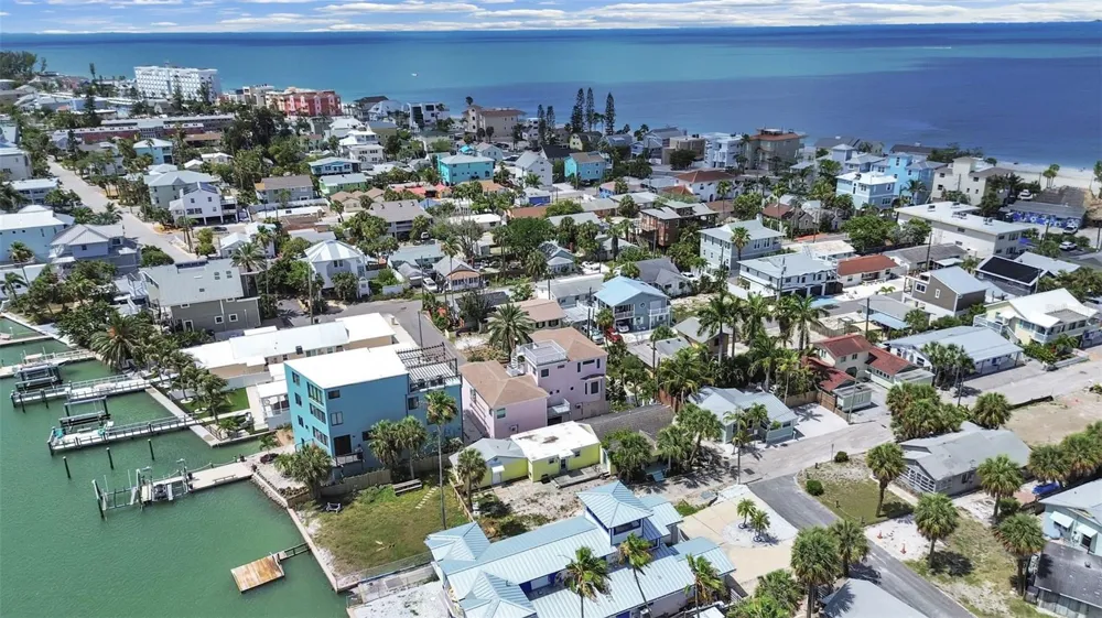 201 90TH AVENUE Treasure Island, FL 33706