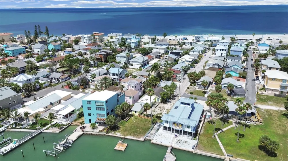 201 90TH AVENUE Treasure Island, FL 33706