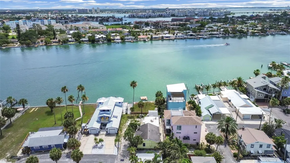 201 90TH AVENUE Treasure Island, FL 33706