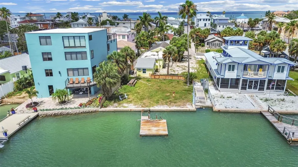 201 90TH AVENUE Treasure Island, FL 33706