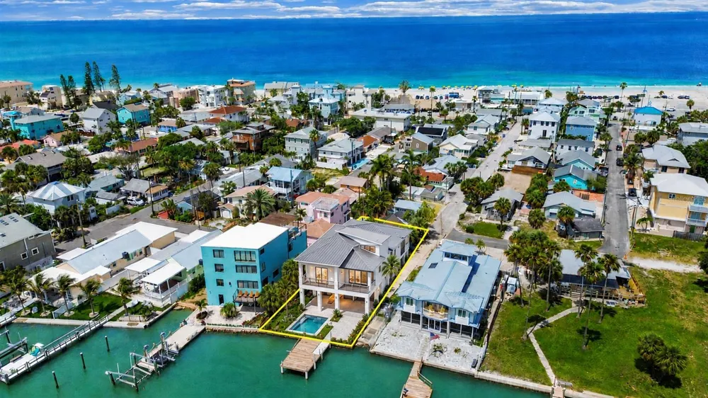 201 90TH AVENUE Treasure Island, FL 33706