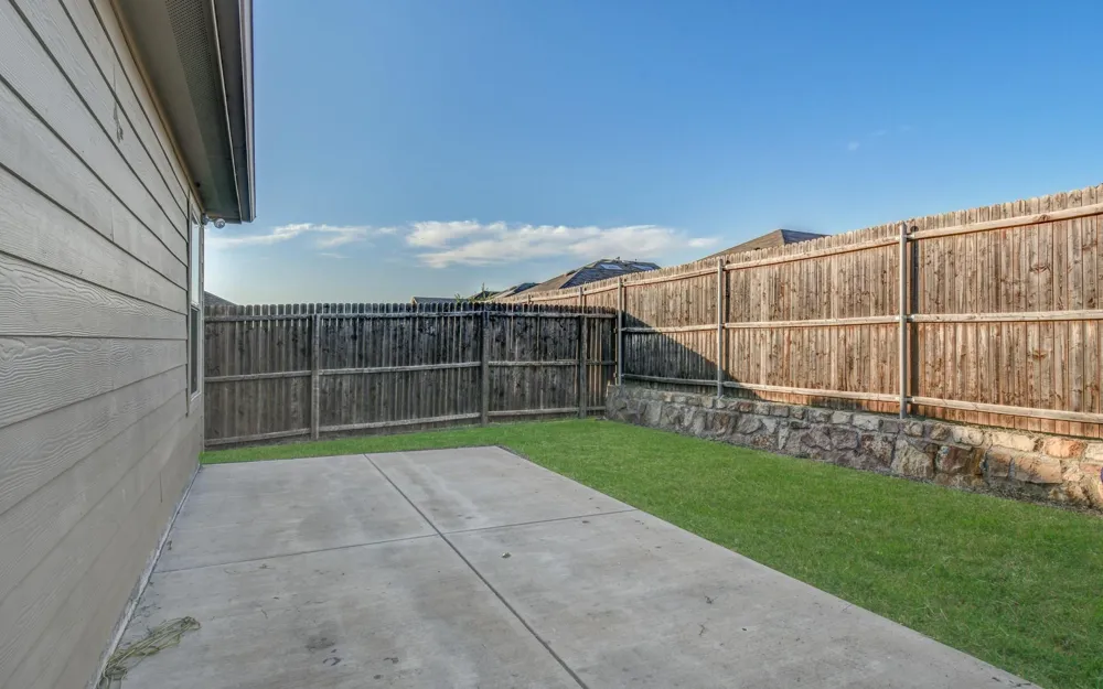 2802 Highgarden Trail Crandall, TX 75114