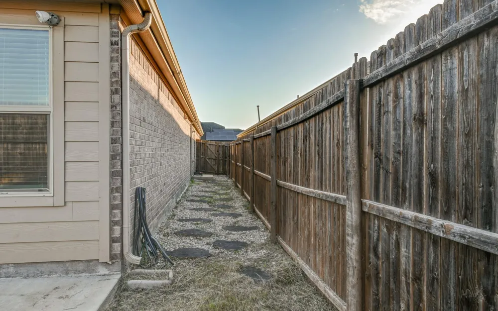 2802 Highgarden Trail Crandall, TX 75114
