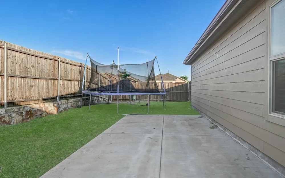 2802 Highgarden Trail Crandall, TX 75114