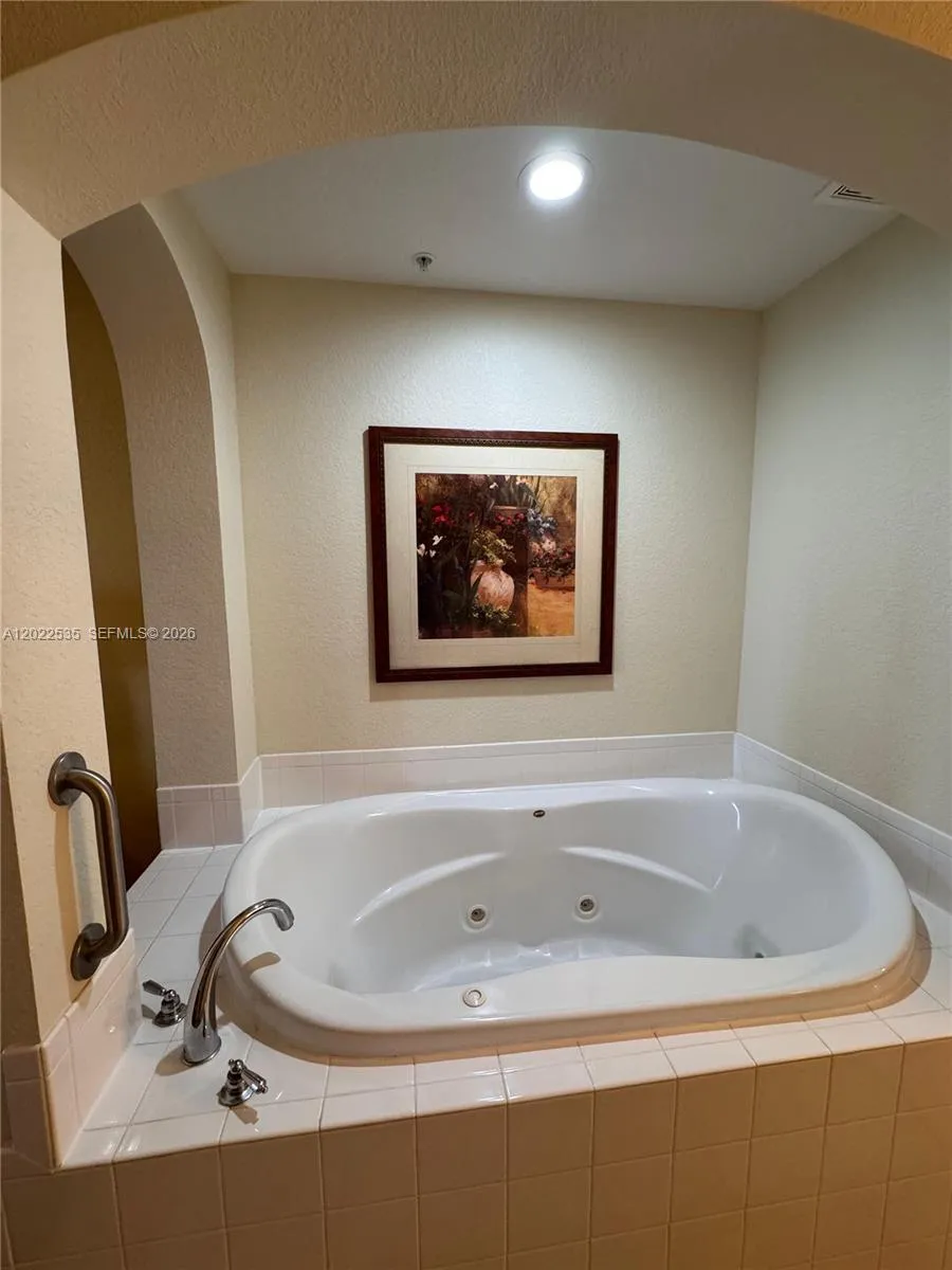 8101 RESORT VILLAGE #31411 Orlando, FL 32821
