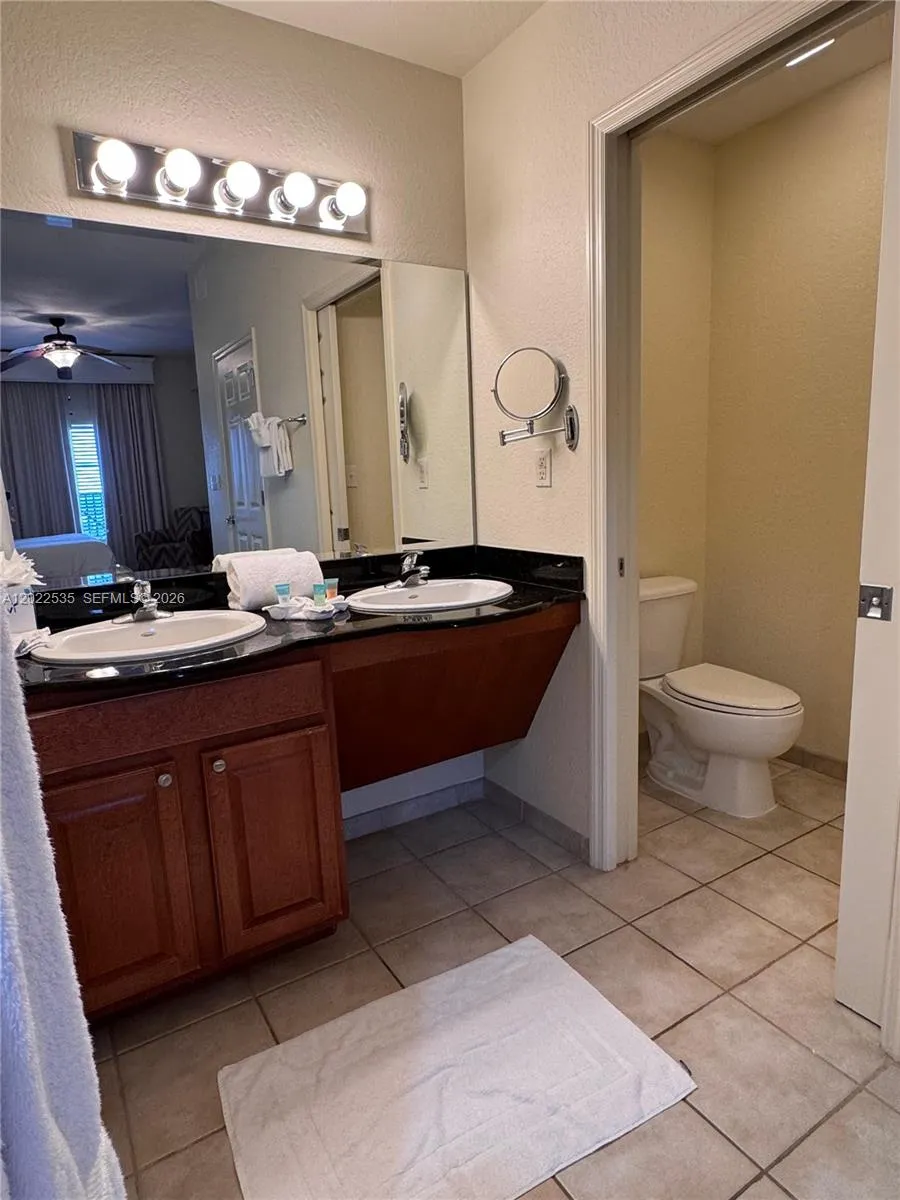8101 RESORT VILLAGE #31411 Orlando, FL 32821