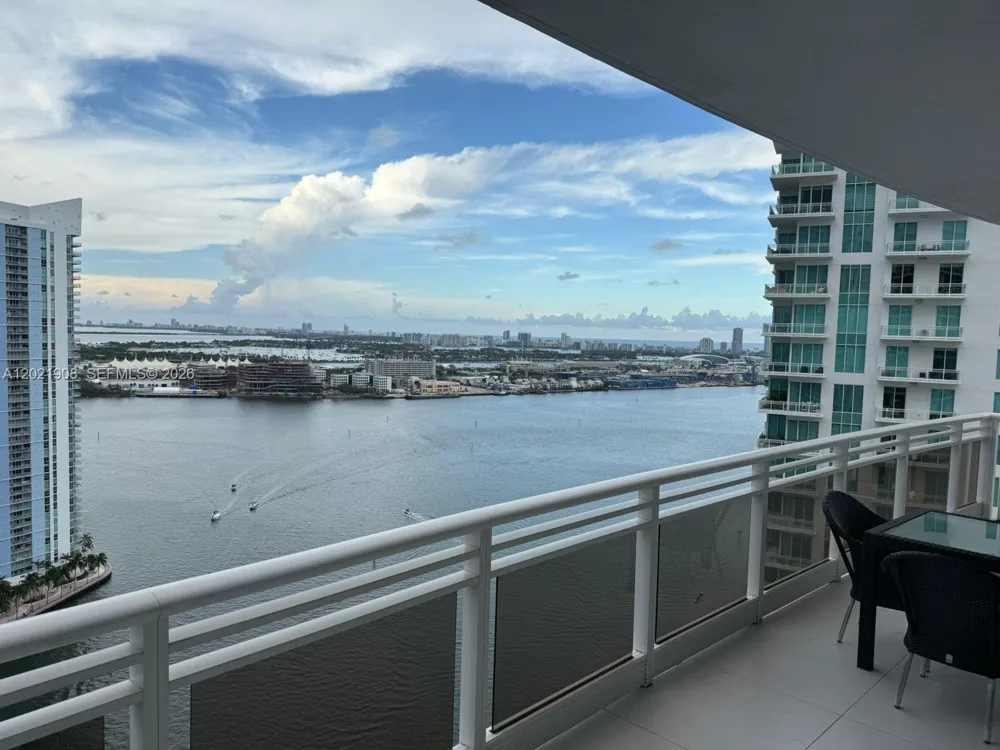 901 Brickell Key Blvd #3307 Miami, FL 33131