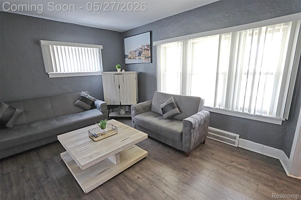 1149 Cambridge Road Berkley City, MI 48072