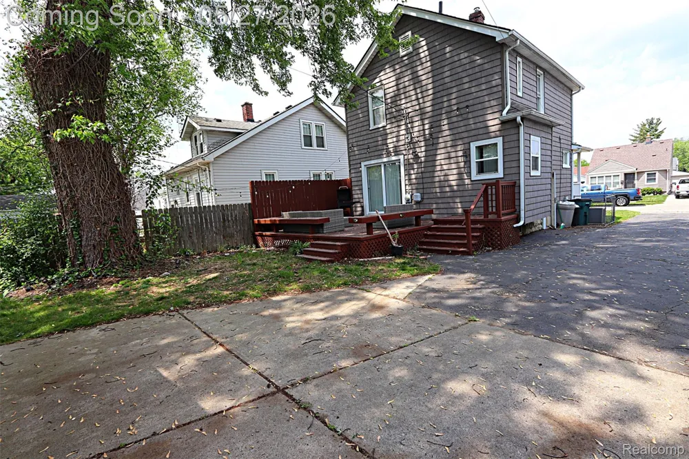 1149 Cambridge Road Berkley City, MI 48072