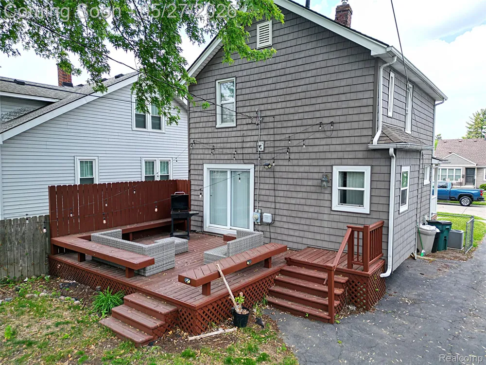 1149 Cambridge Road Berkley City, MI 48072