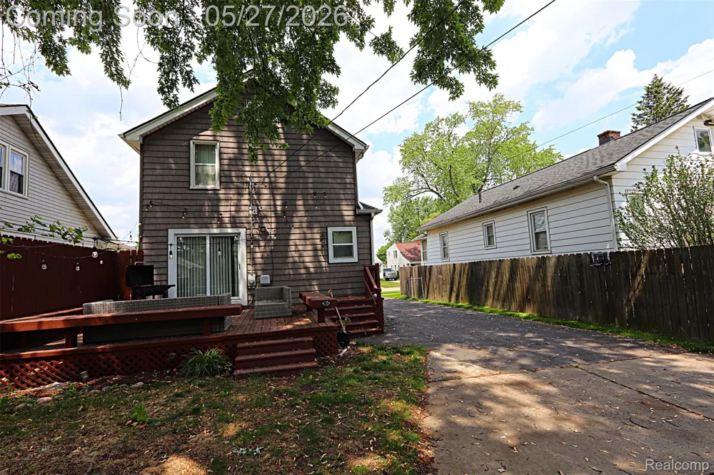 1149 Cambridge Road Berkley City, MI 48072