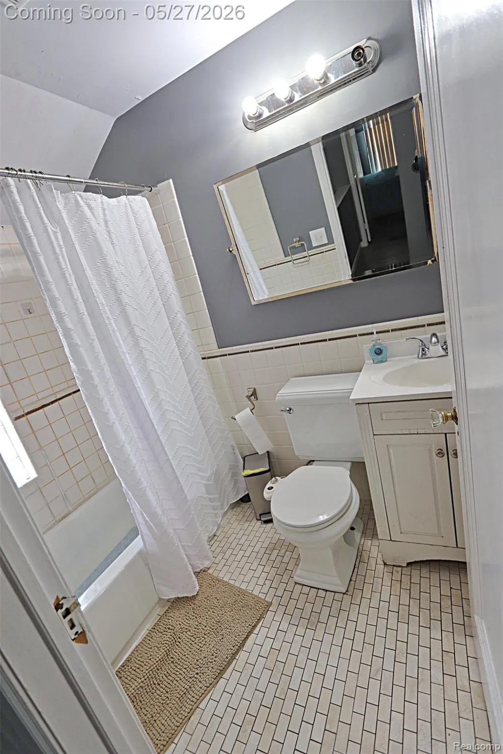 1149 Cambridge Road Berkley City, MI 48072