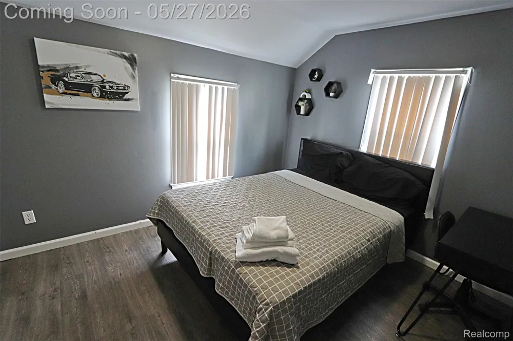 1149 Cambridge Road Berkley City, MI 48072