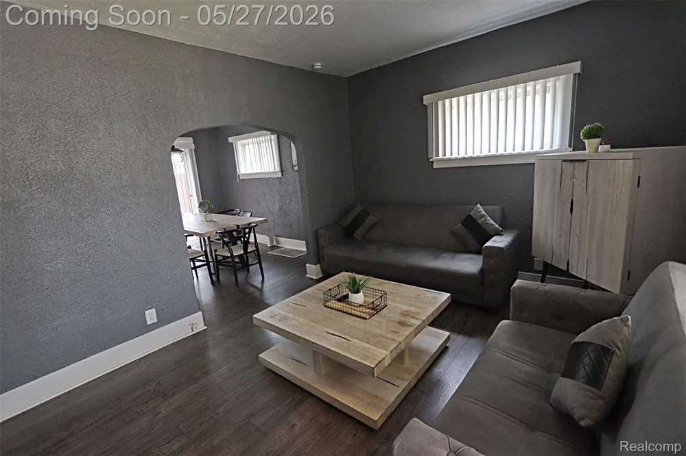 1149 Cambridge Road Berkley City, MI 48072