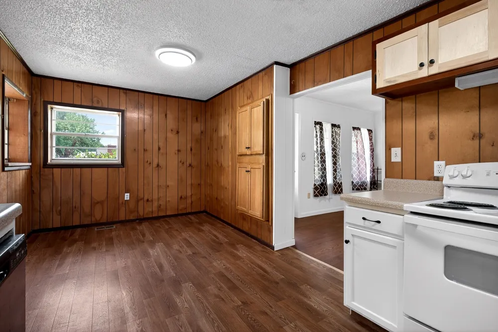 1372 Jamestown Hwy Livingston, TN 38570